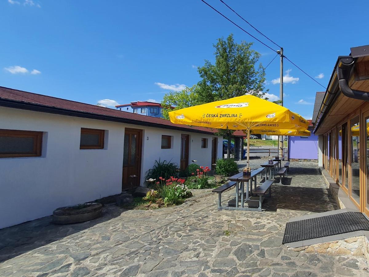 Katerina Restaurant A Penzion Rozvadov Zewnętrze zdjęcie